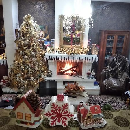 House In The Village Fotolívos المظهر الخارجي الصورة