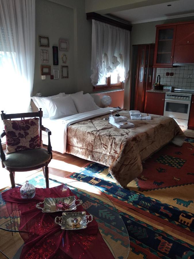 House In The Village Fotolívos المظهر الخارجي الصورة
