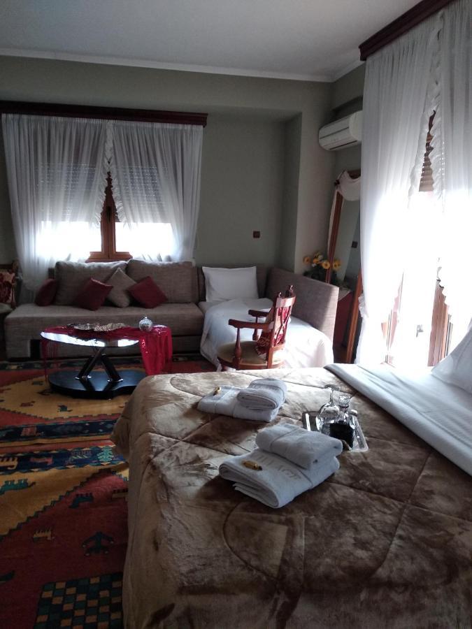 House In The Village Fotolívos المظهر الخارجي الصورة