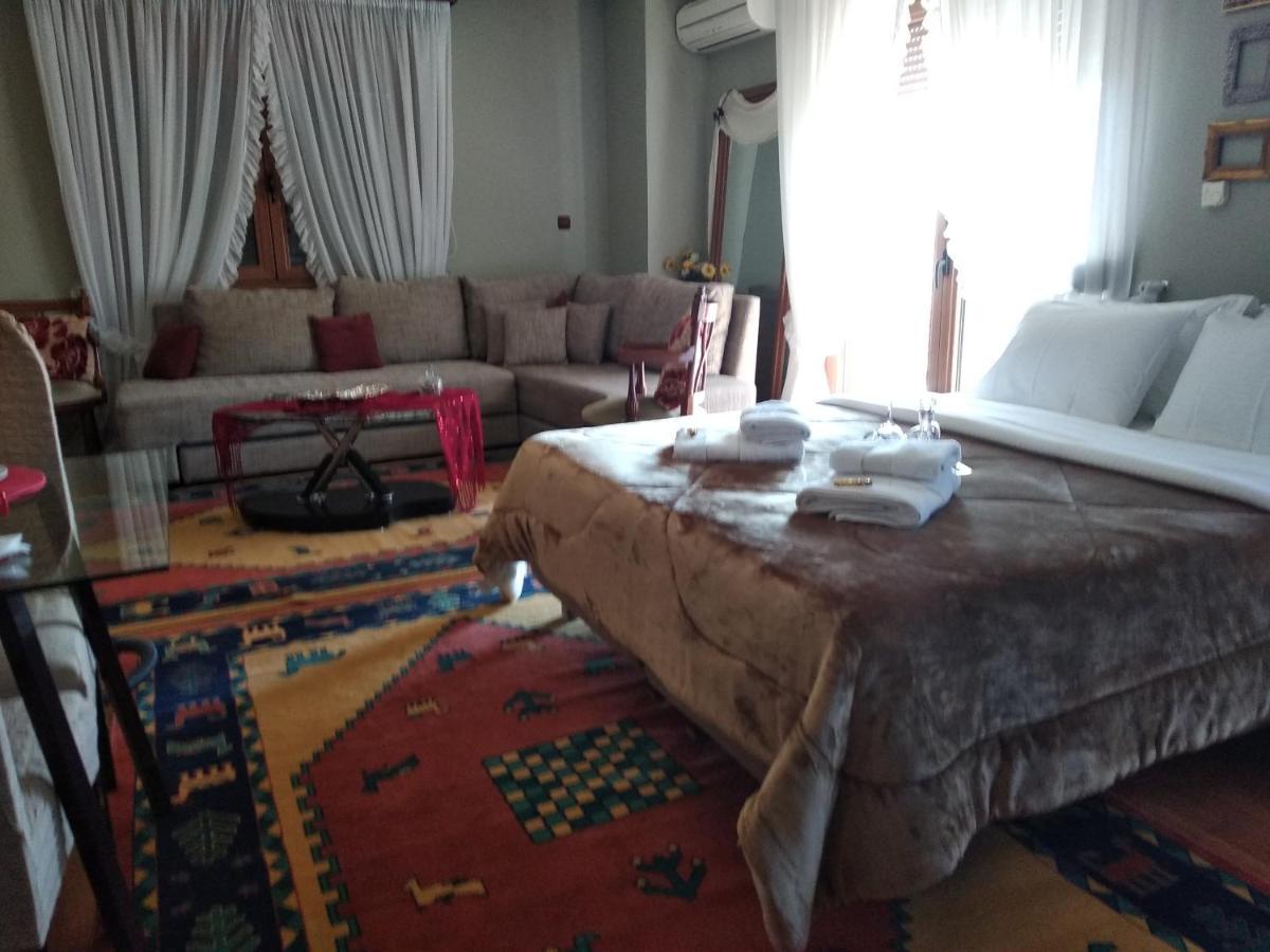 House In The Village Fotolívos المظهر الخارجي الصورة