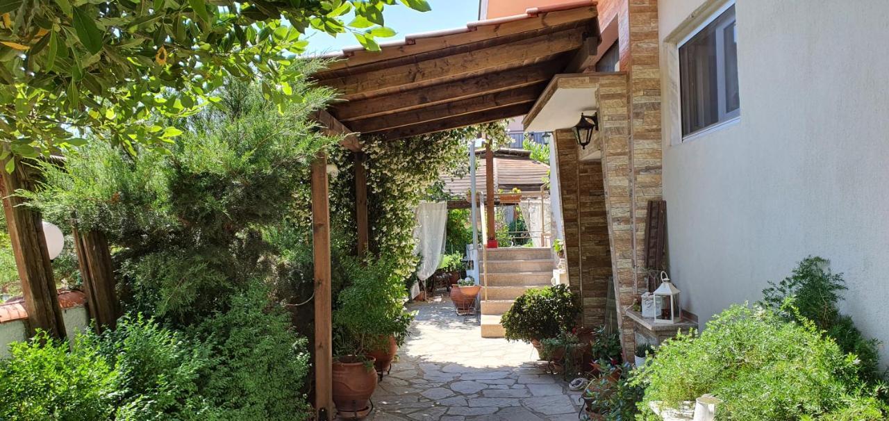 House In The Village Fotolívos المظهر الخارجي الصورة