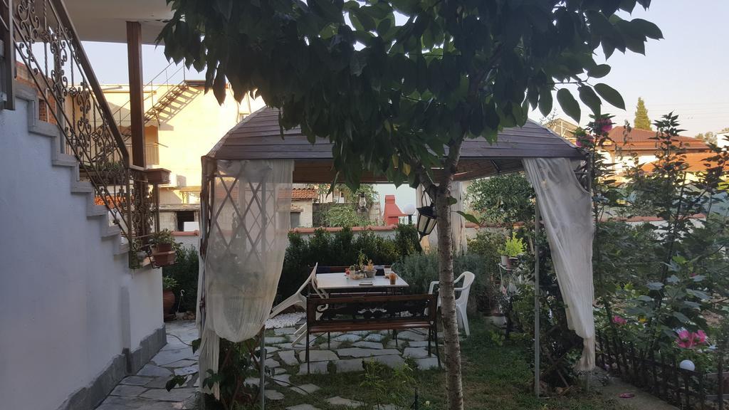 House In The Village Fotolívos المظهر الخارجي الصورة