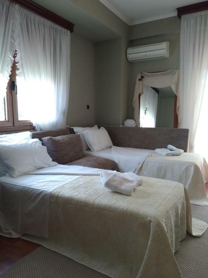 House In The Village Fotolívos المظهر الخارجي الصورة