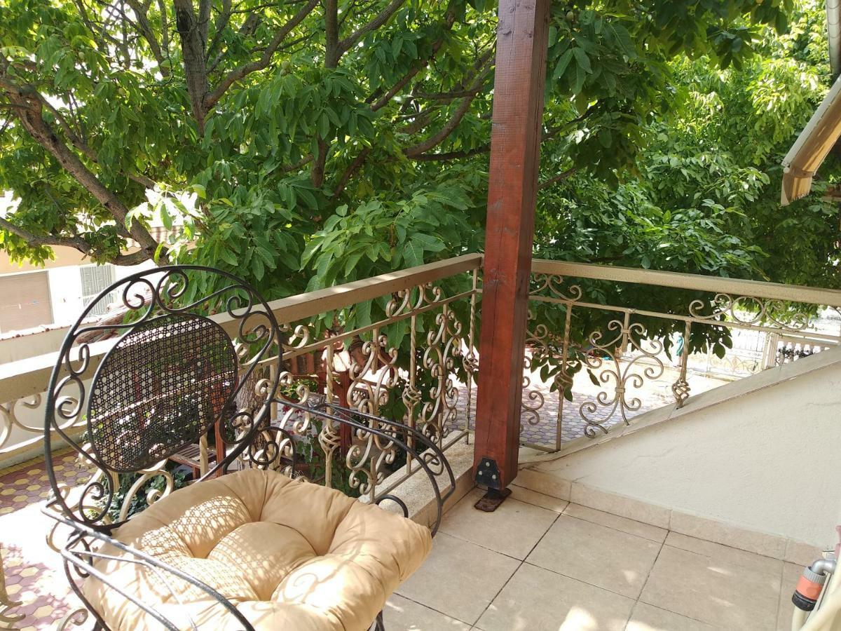 House In The Village Fotolívos المظهر الخارجي الصورة