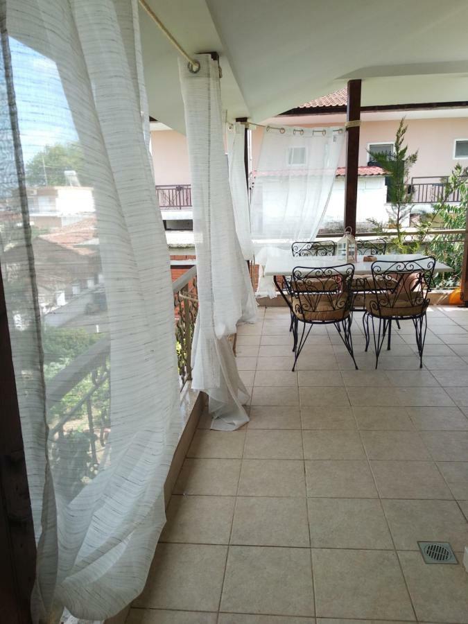 House In The Village Fotolívos المظهر الخارجي الصورة